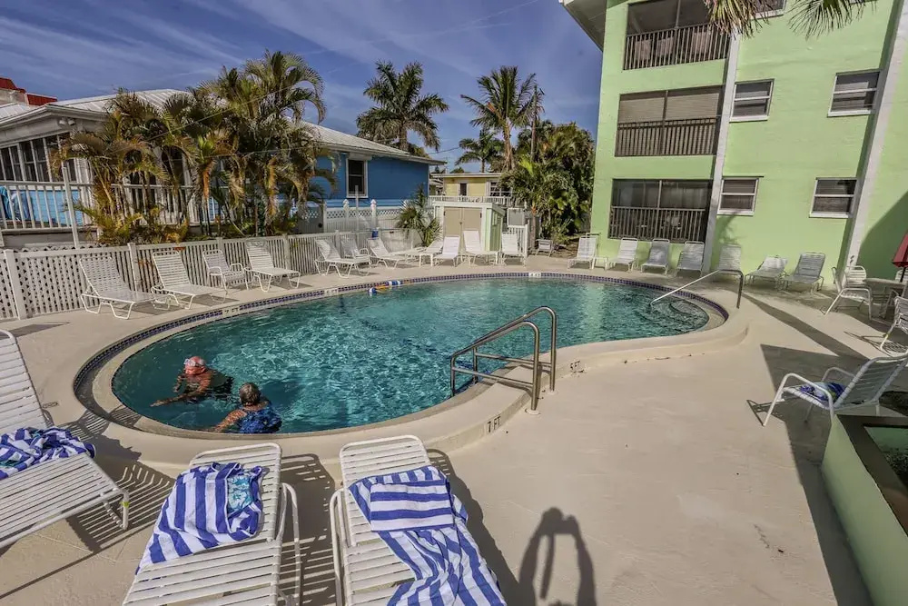 Kona Beach Club 101
