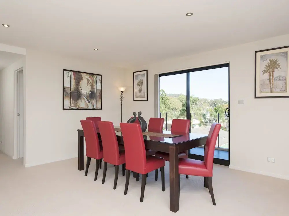 Dolphin Cove, Unit 13/2-6 Government Road