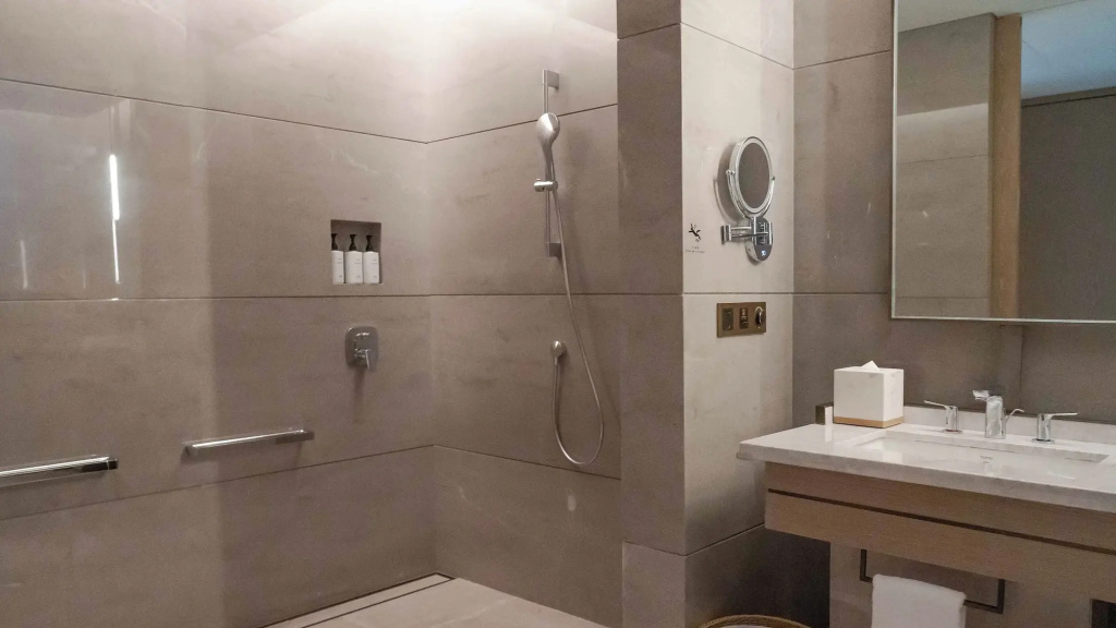 Vignette Collection Hangzhou Huaxia Center Hotel by IHG
