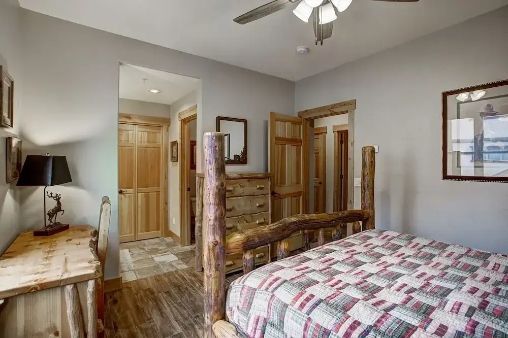Corral 202E