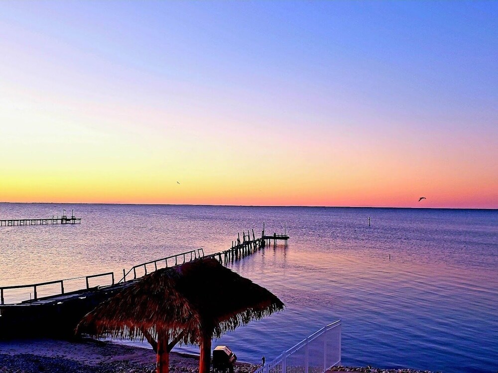 Copano Shores Seaside Paradise Home by Redawning