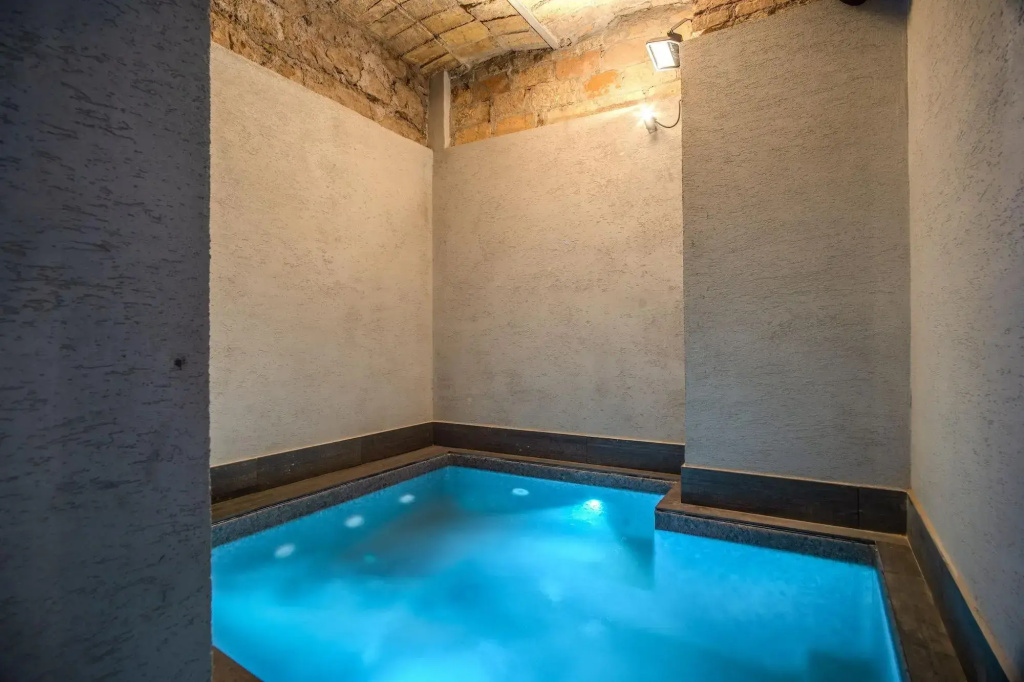 Hotel 77 Seventy-Seven - Maison D'Art Collection