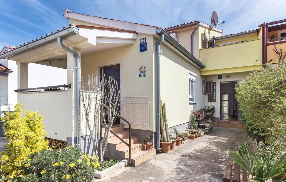Stunning Apartment in Fazana With Wifi and 3 Bedrooms