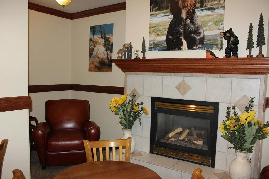 Yellowstone Lodge