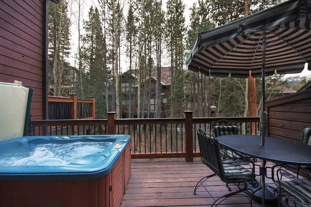 Village Point 303