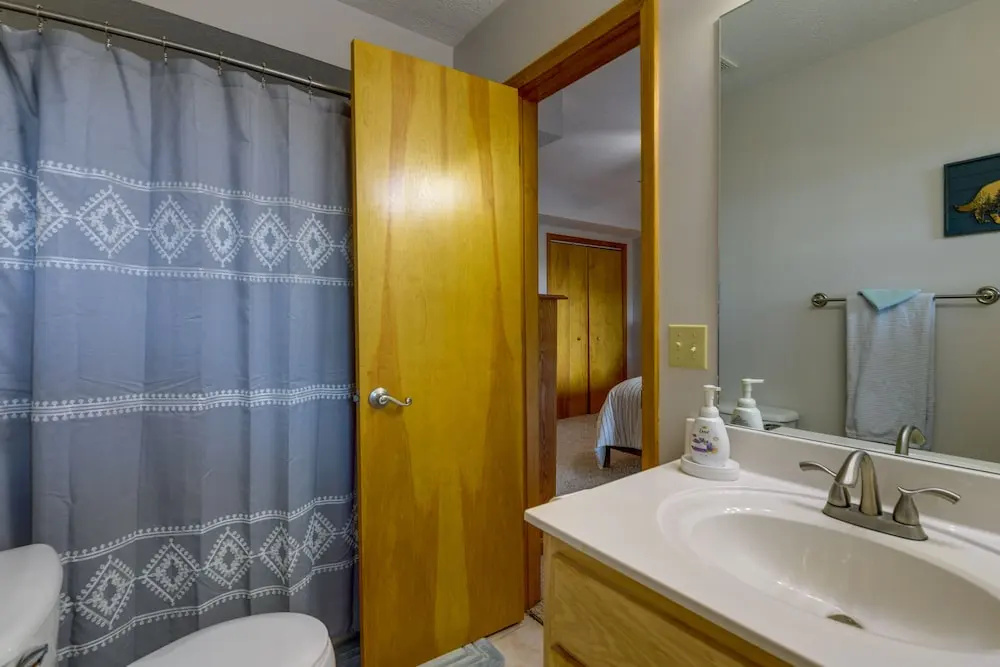 Mtn-view Escape w/ Hot Tub, 9 Mi to Skiing!