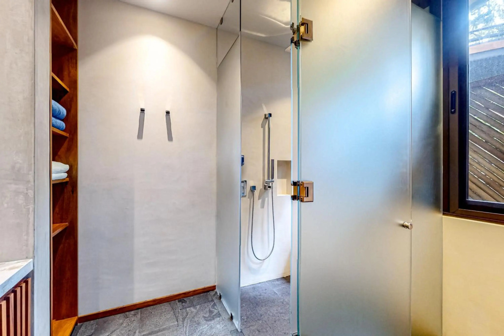 Miraluna B223 at Luum Zama