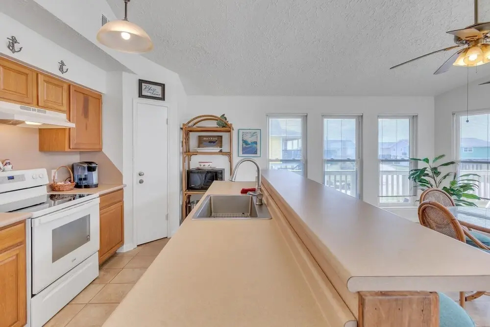 Alsup House In Jamaica Beach 3 Bedroom Home by Redawning