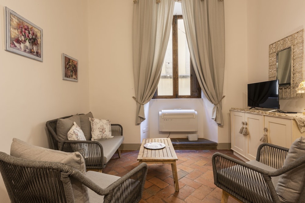 Toscanella Romantic