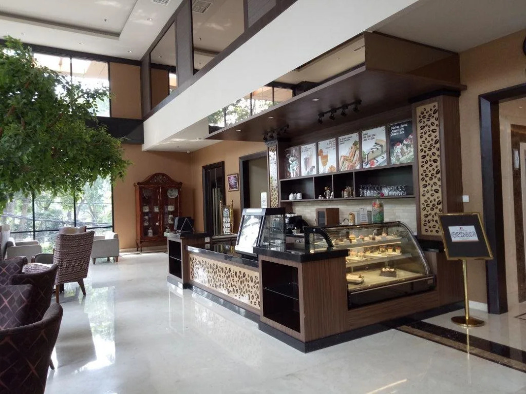 Aria Centra Surabaya