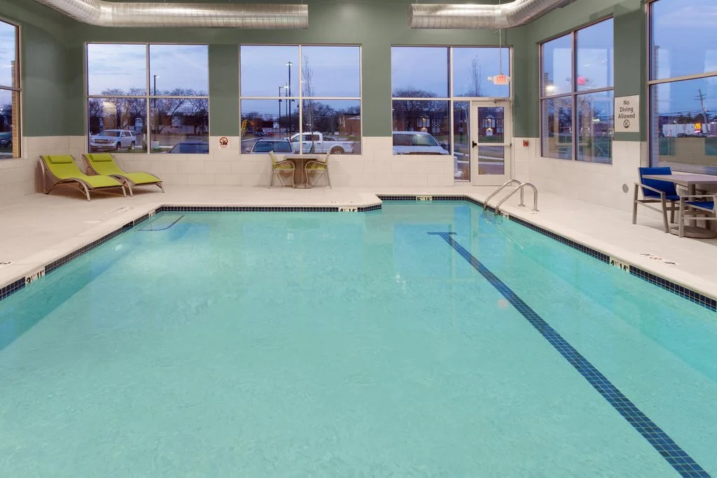 Holiday Inn Express & Suites Detroit - Farmington Hills by IHG