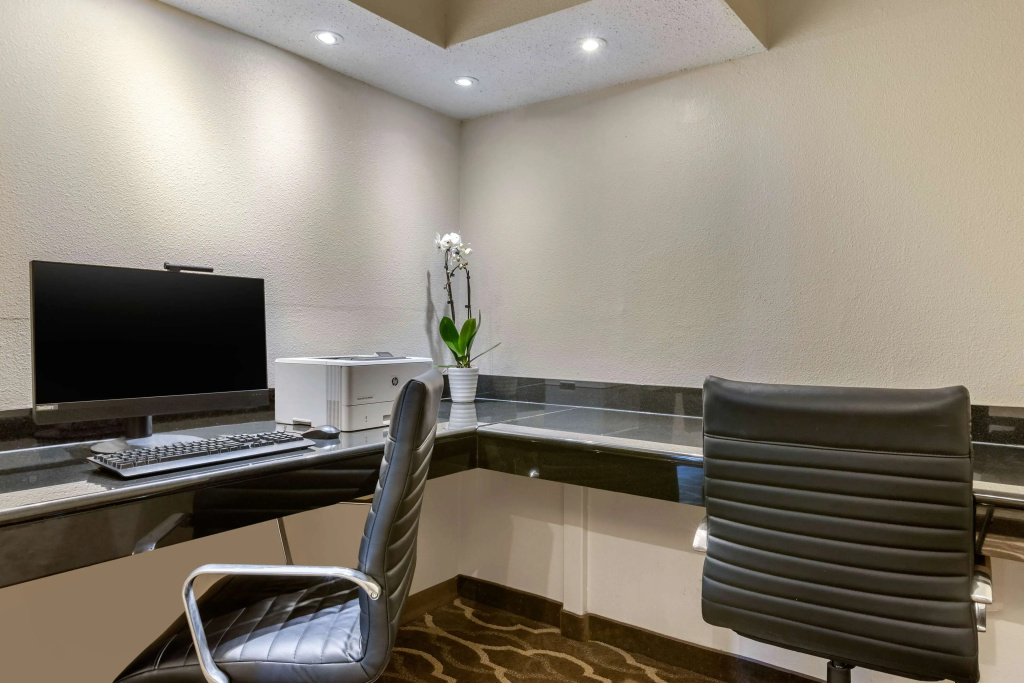 Comfort Inn Grand Rapids Airport