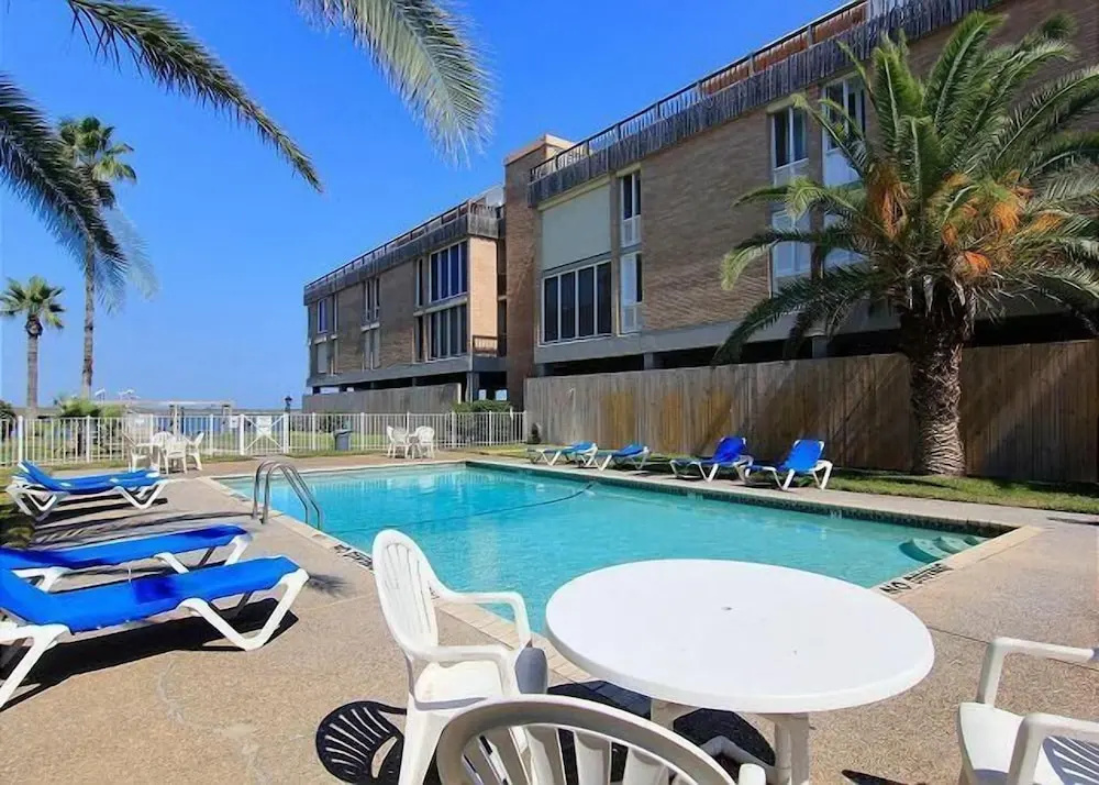 Channelview 218