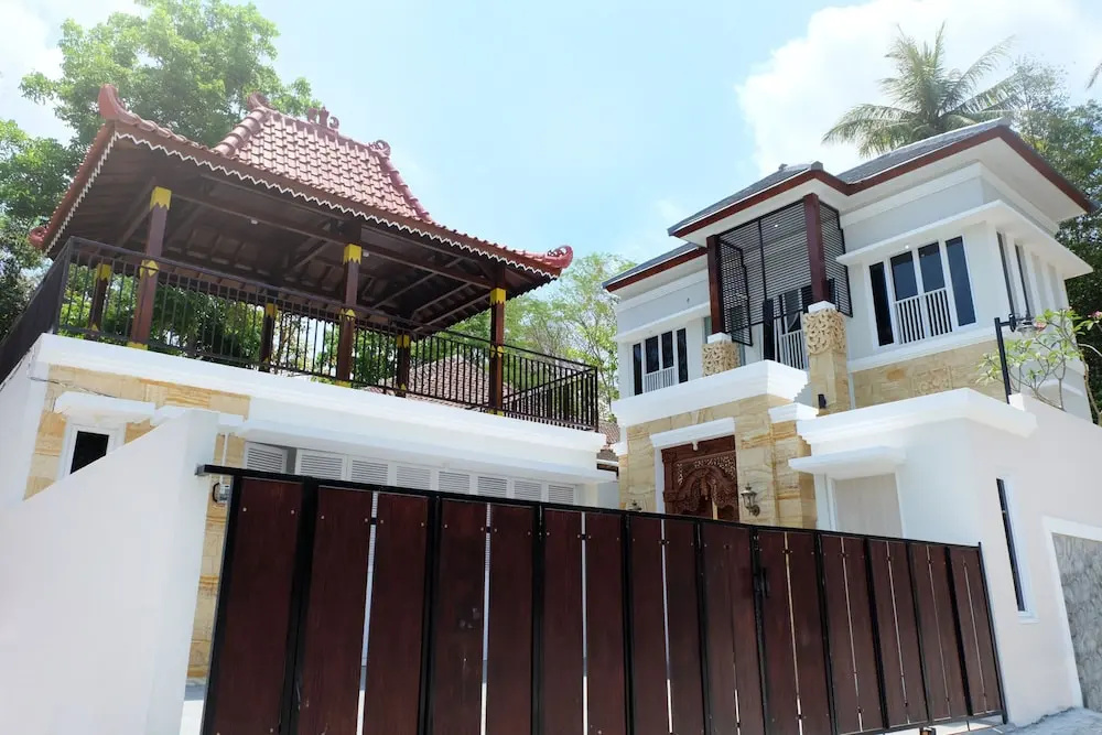 Villa Jogja Grand Bale with Private Pool by Simply Homy