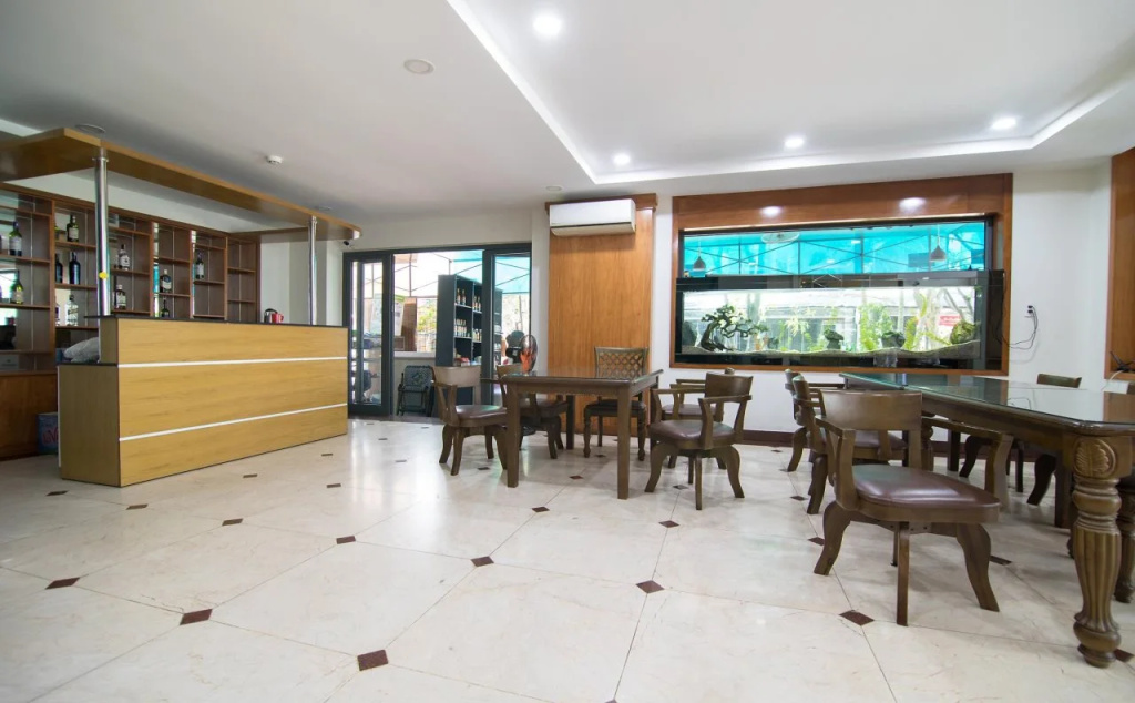 Sunny Hotel and Apartment