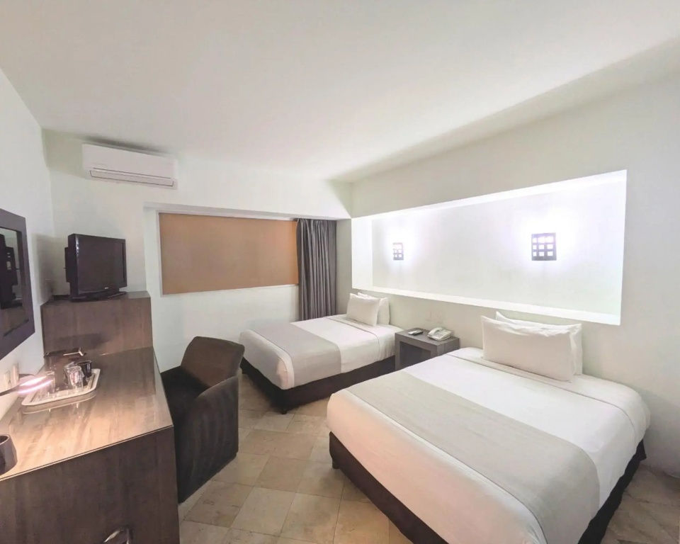 We Hotel Aeropuerto