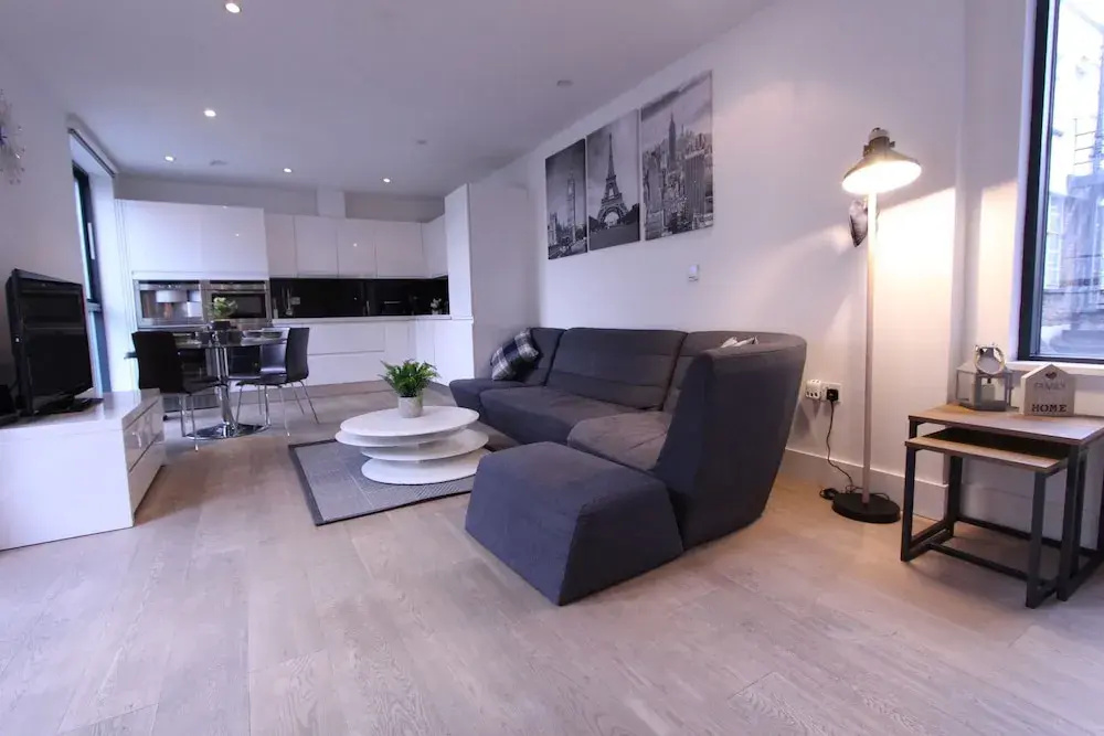 Modern 2 Bedroom Apart in heart London