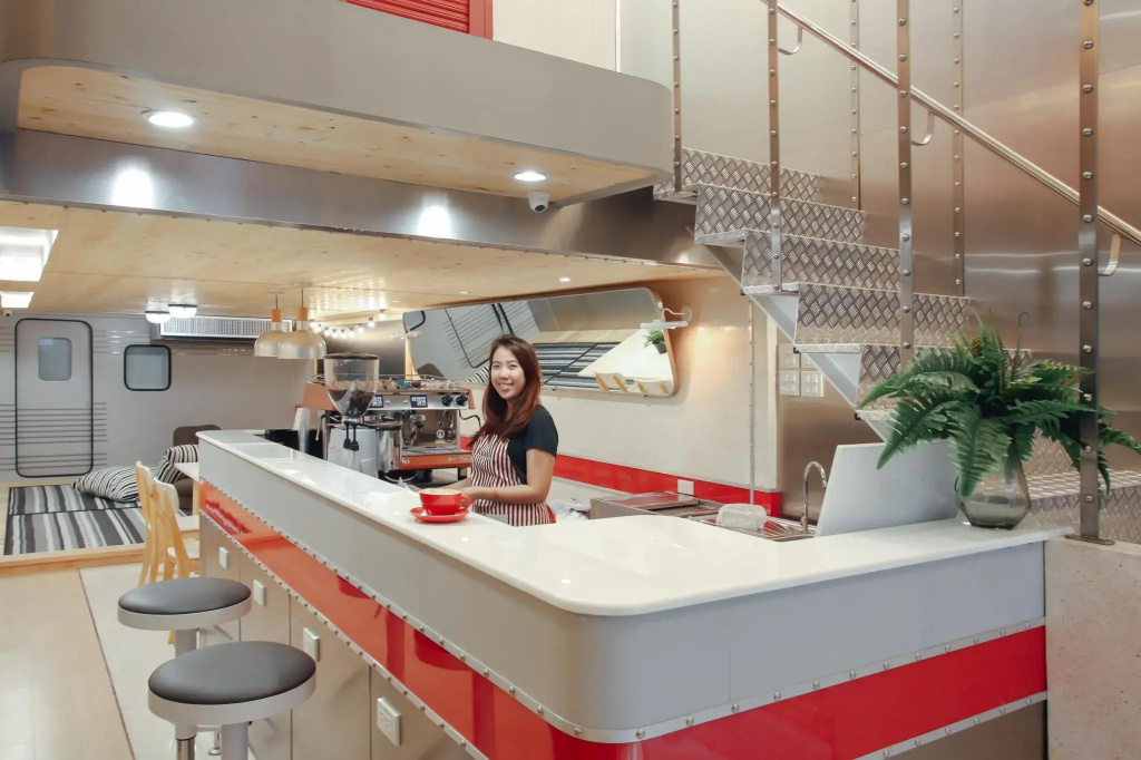 Tales Khaosan (Cafe & Hostel)