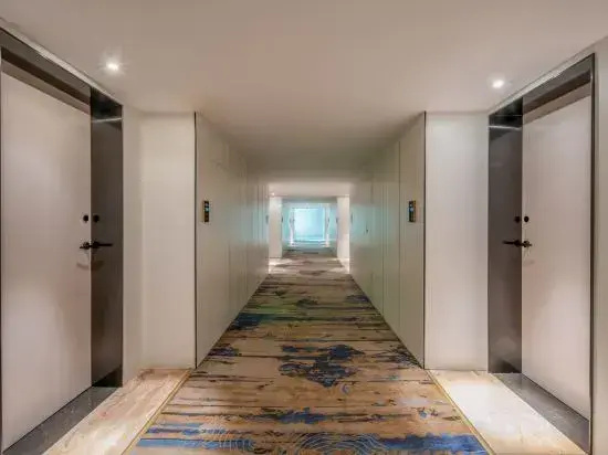 Rezen Select Hotel (Taizhou Linhai Duqiao Baolong Square)