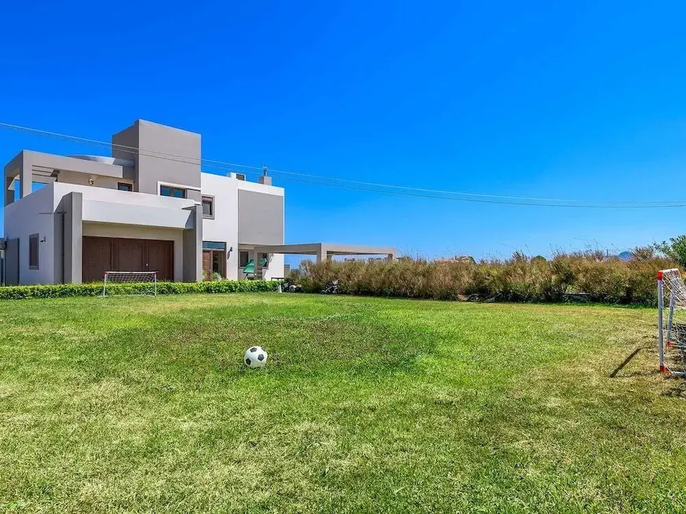 Villa Cerulean - This Villa has a Games Court, Wifi & A/C