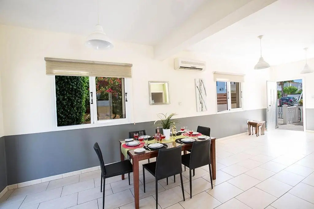 Villa Thekla - Modern 3 Bedroom Ayia Thekla Villa with Pool - Close to the Beach