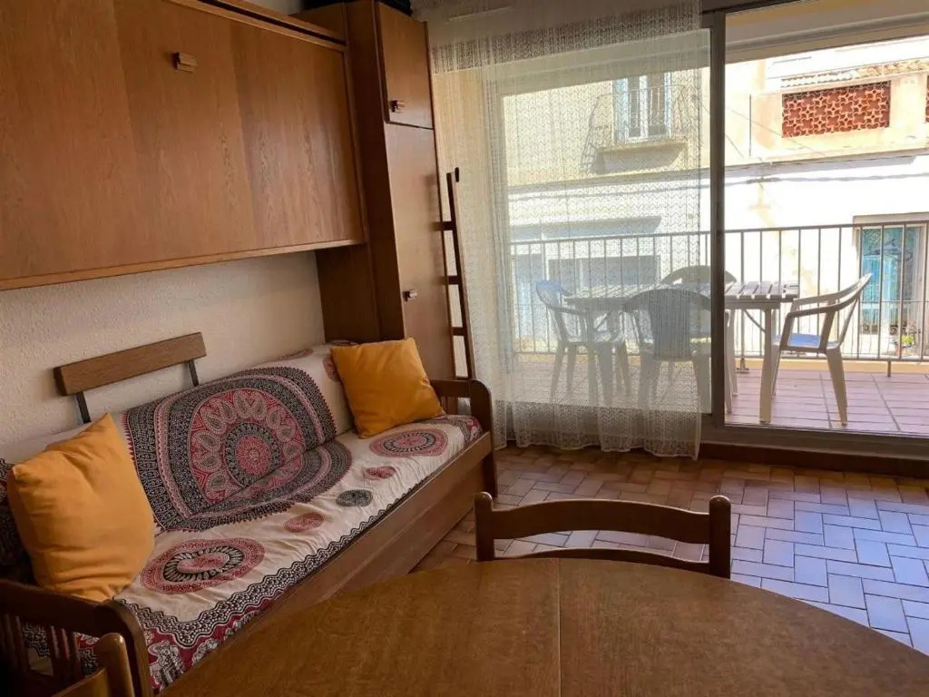 Appartement Mèze, 2 pièces, 4 personnes - FR-1-604-30