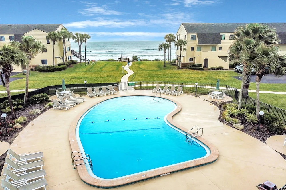 Oceanfront Condo With Direct Beach Access, Shared Pool, Tennis