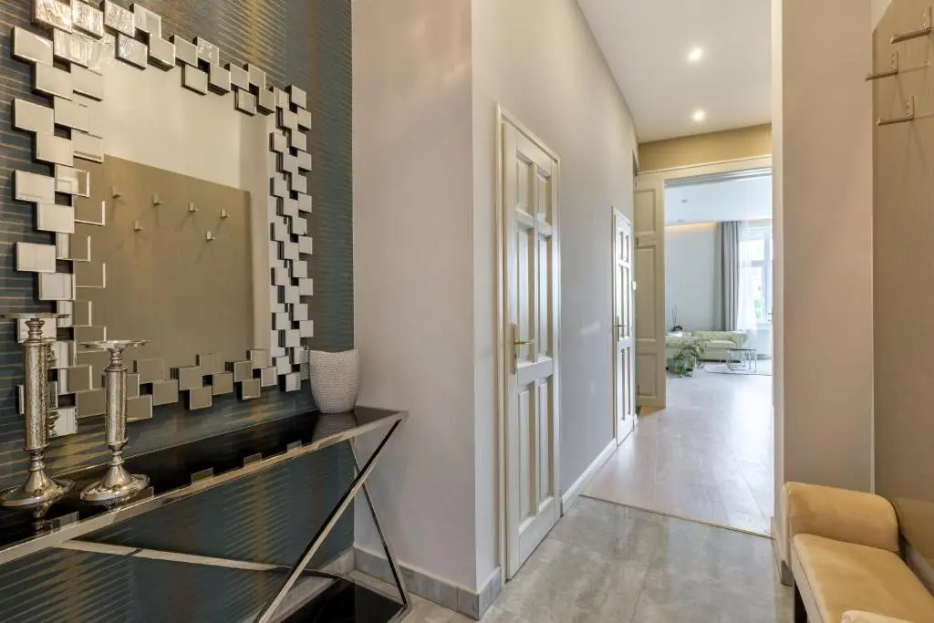 Designer Dream Home in the Center W 2br/2bath