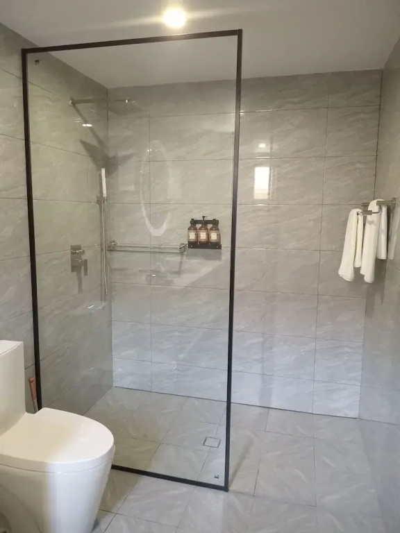 Hibiscus Suites And Residences