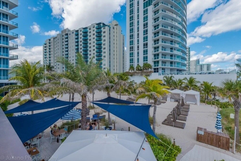 Hyde Beach Luxury -resort 2 Bedroom Condo by RedAwning