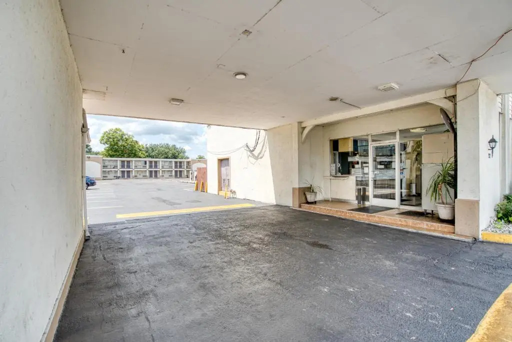 OYO Hotel Alexandria LA - Hwy 165