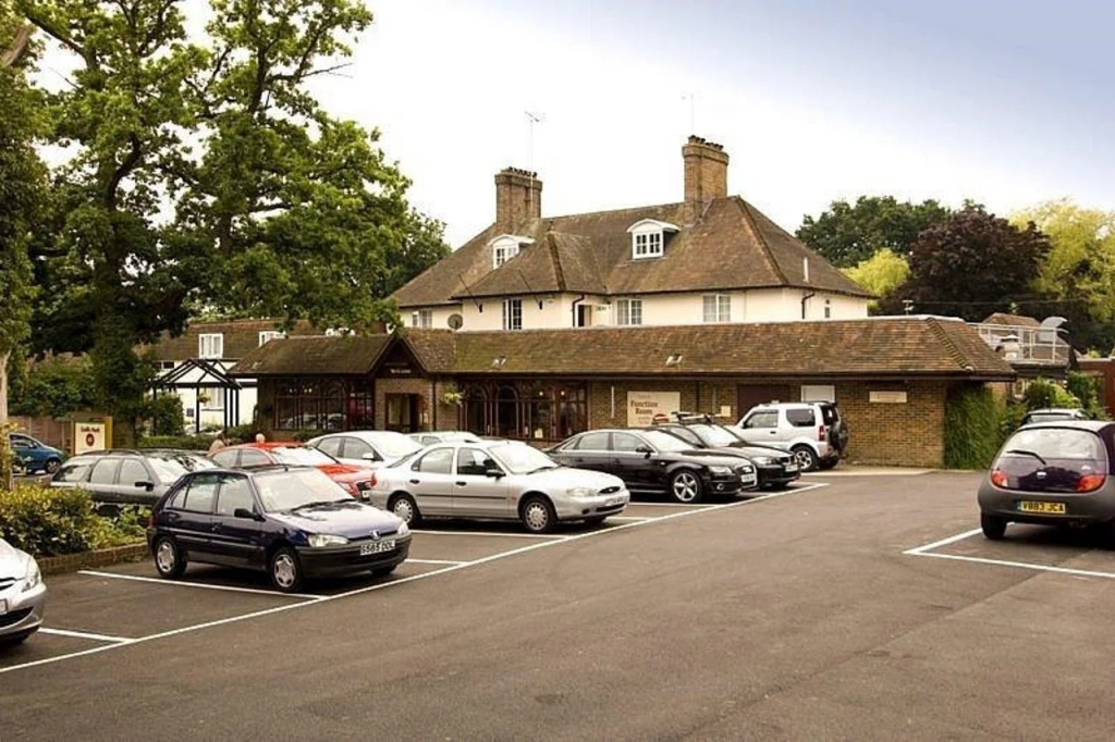 Premier Inn Gatwick Crawley - Goff's Park