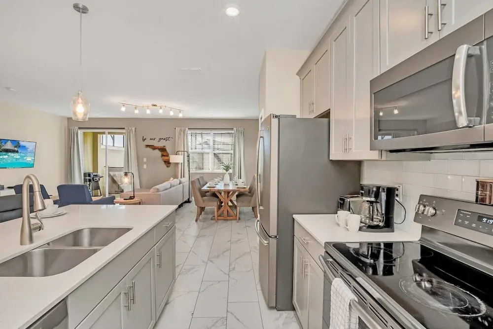 Lake View and Mickey Room! Stunning Home! #5sl851