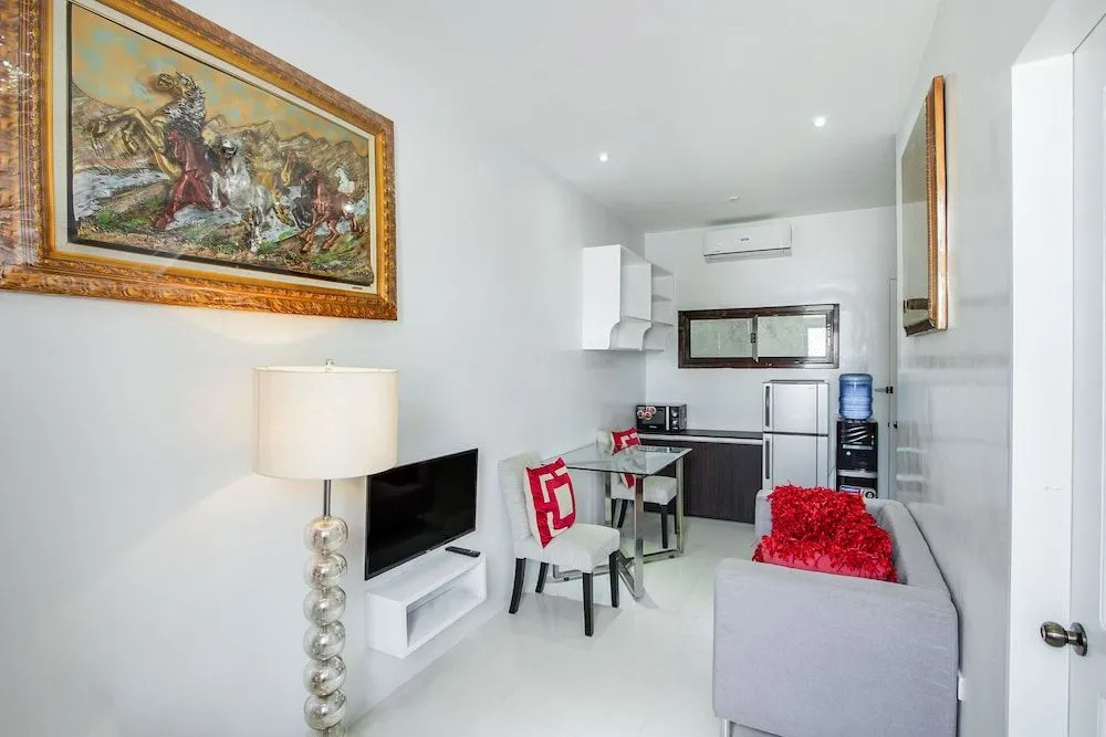 OYO 504 Casa Mia Hotel Suites Residence