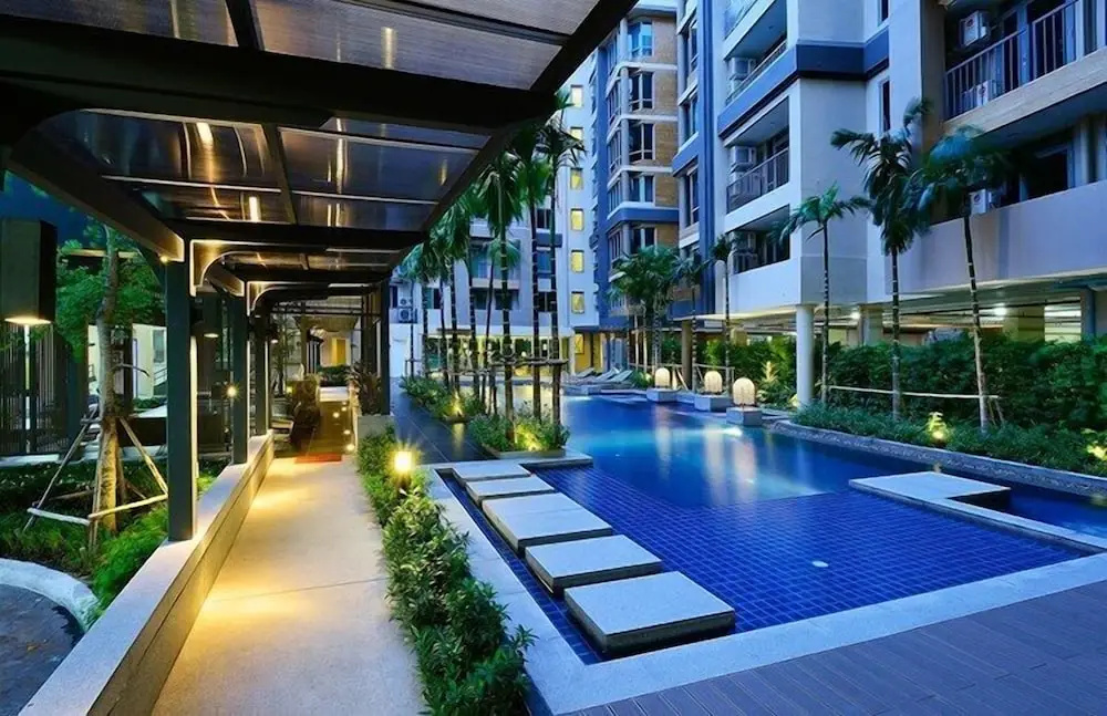 Апартаменты Locals Sathorn Siamese Nang Linchee