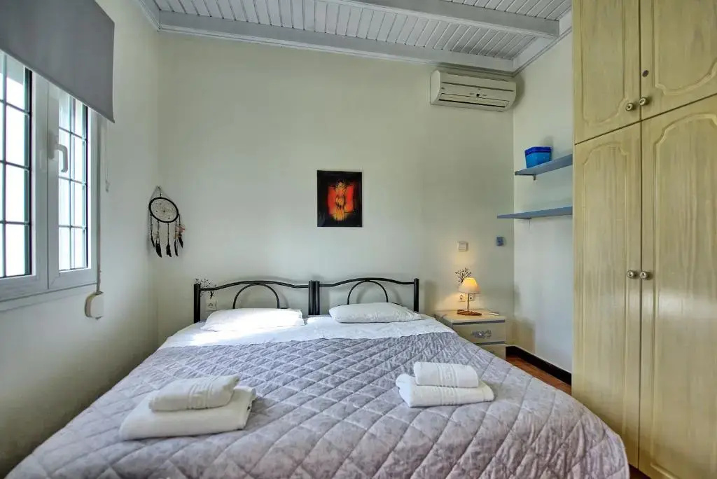 Beach Villa Athanasia - villa with private pool on the beach by PosarelliVillas