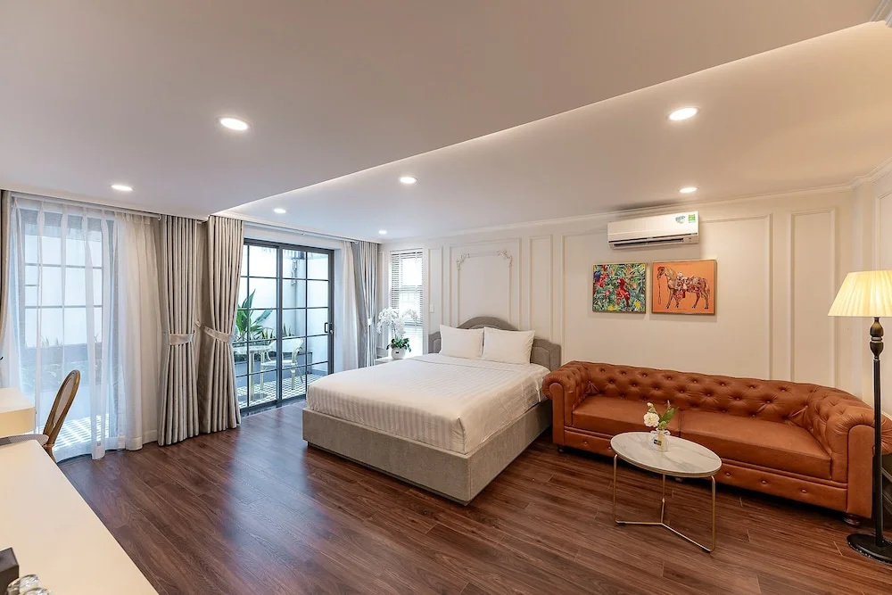 Golden Sun Apartment & Hotel