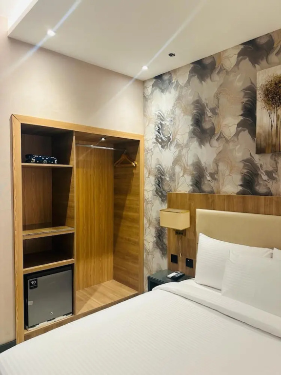 SKY PARK HOTEL
