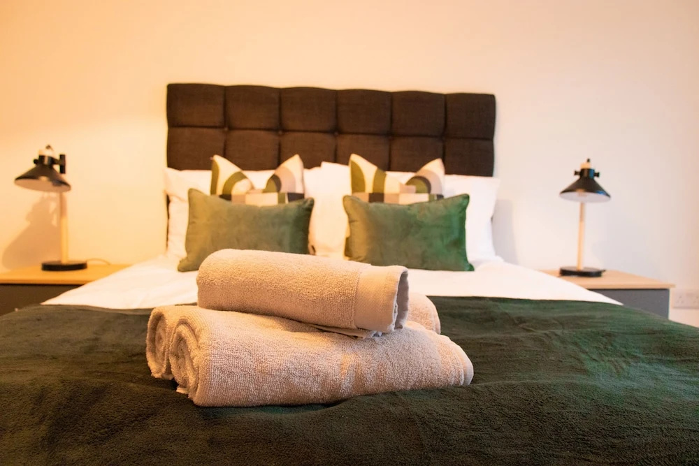 Livestay-modern 2 Bed Apartment Close to Heathrow