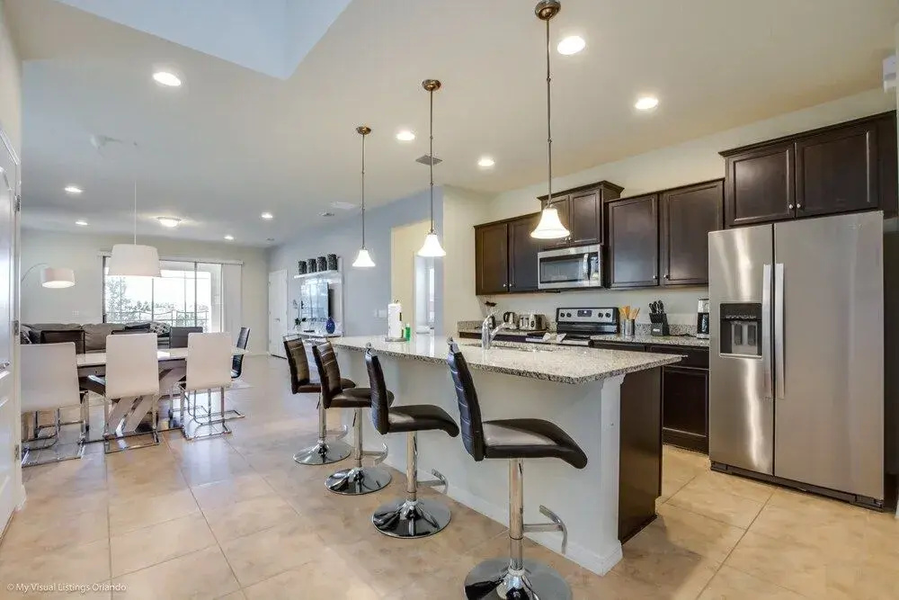 Lima Avenue Villa Windsor At Westside 2