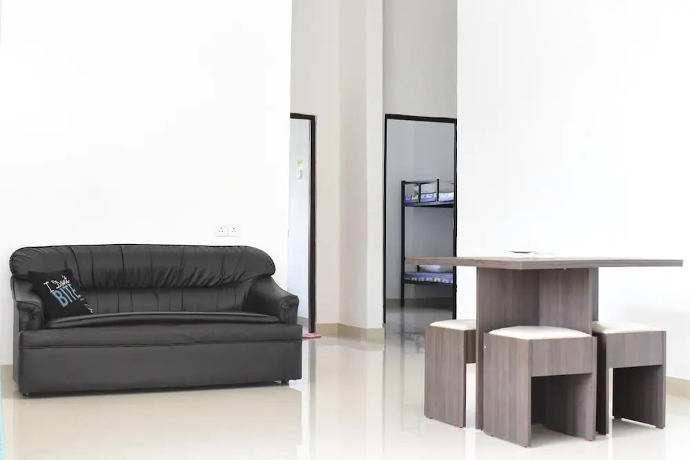 Steps Backpackers Hostel