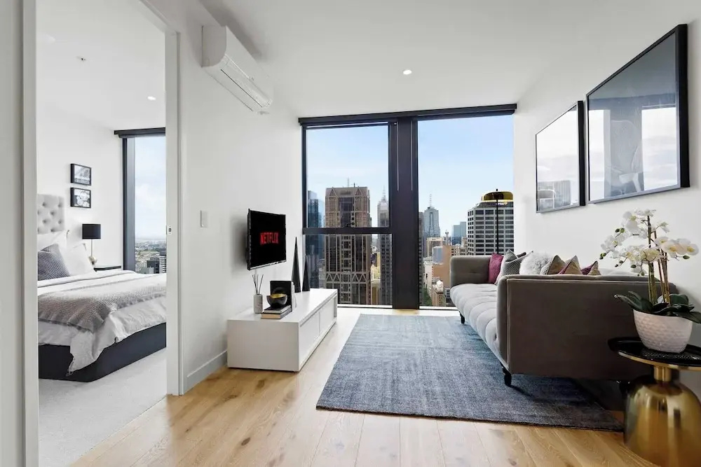 Luxuria Apartments - Collins House
