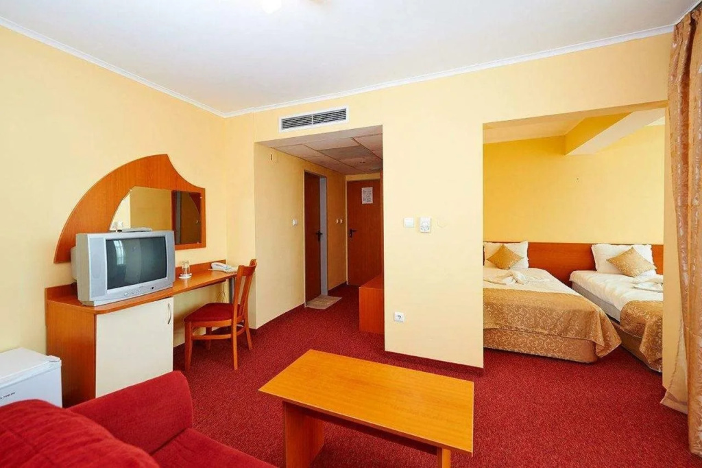Paradise Hotel & Relax Center