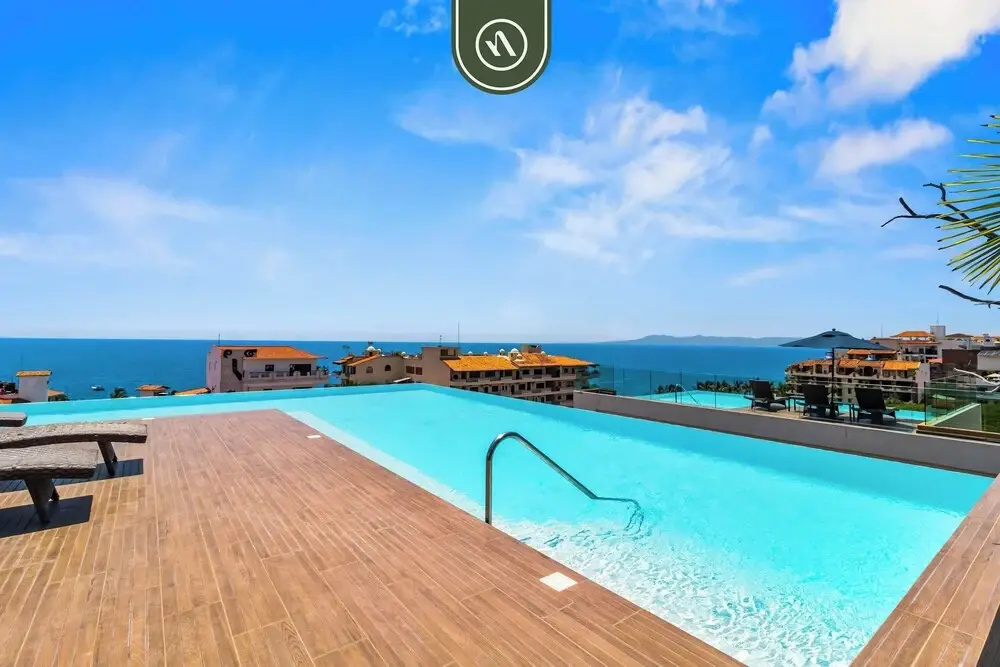 Centric 1 BR Condo With Gym Amazing Rooftop Pool