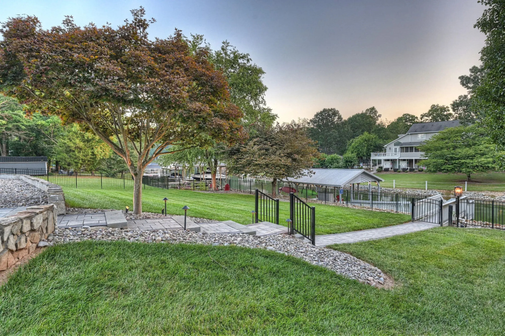 Lakefront Home w Pool, Dock, Fire Pit & Game Room Sip, Sip Away by Avantstay