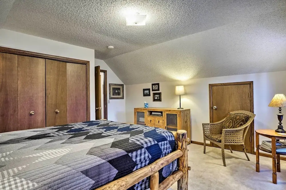 'peaceful Pines' Estes Park Home: Longs Peak View
