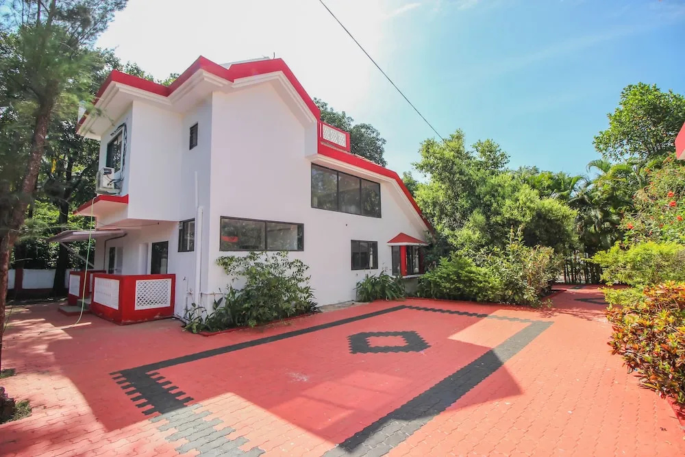 OYO 10401 Home 4BHK Villa Assagaon