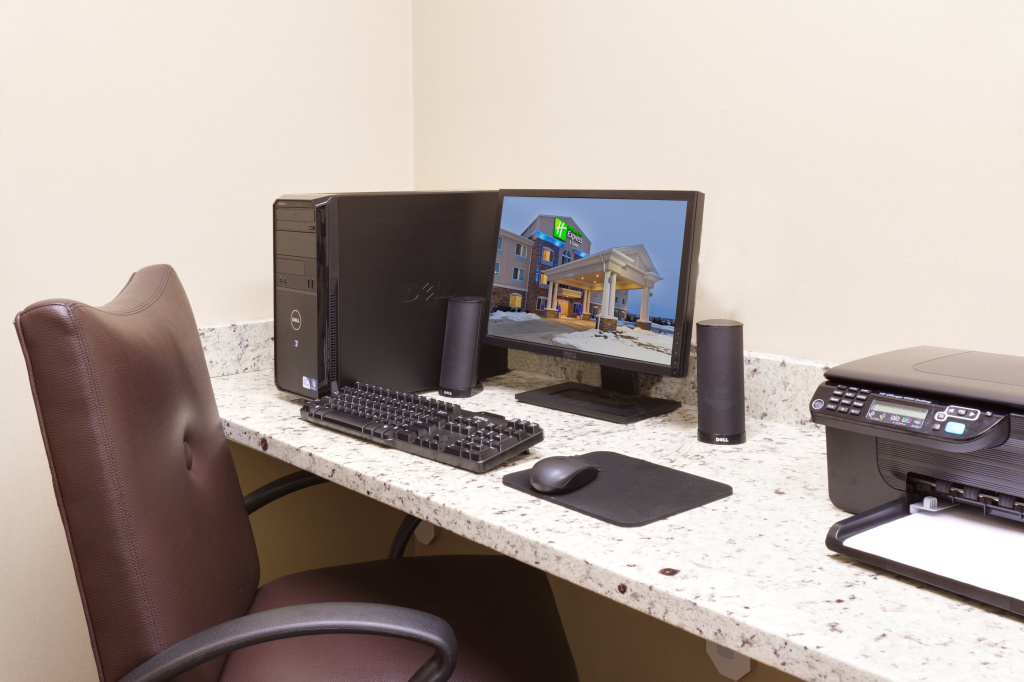 Holiday Inn Express & Suites - Omaha I - 80 by IHG