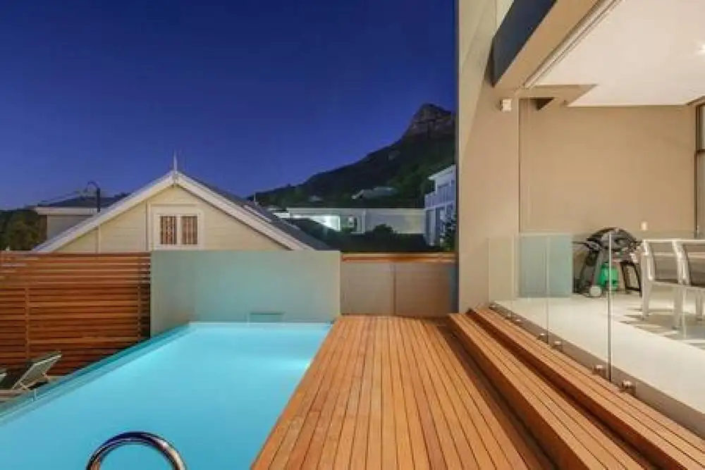 Dual Level Apartment Walking Distance to the Beach Harrier Place