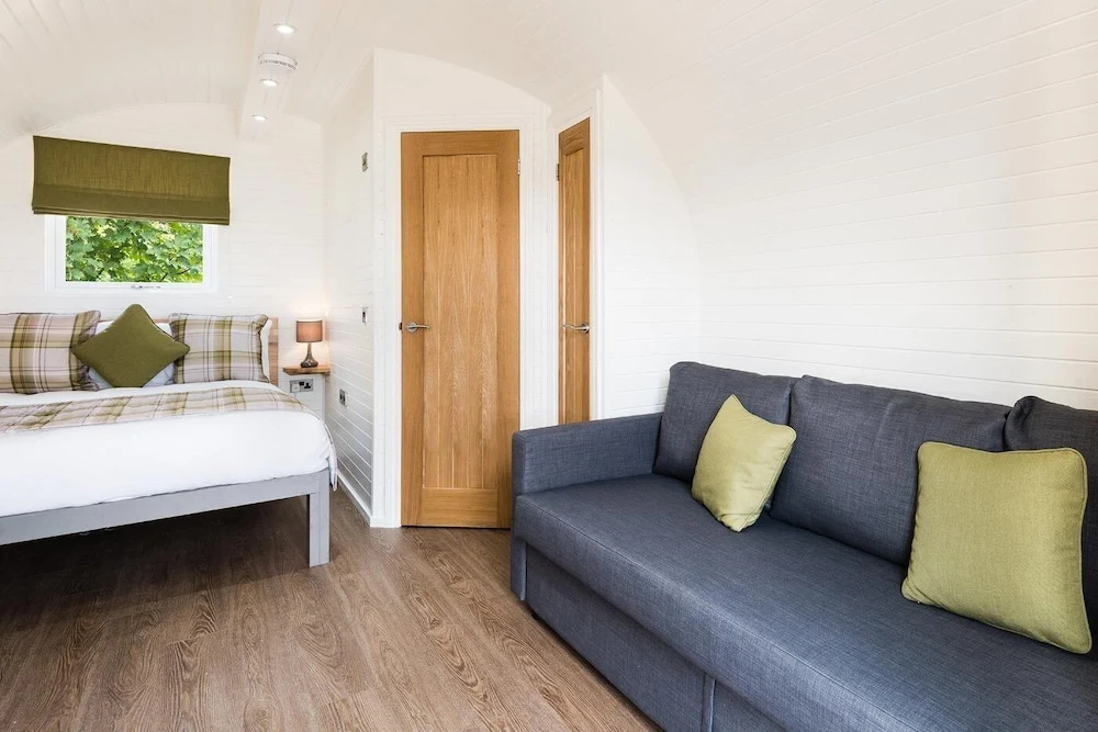 Weedingshall Lodges